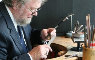 Juwelier Böhm bei der Arbeit